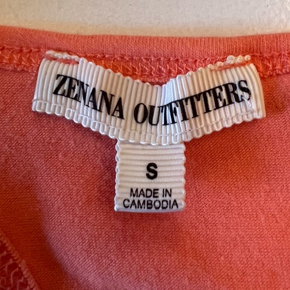 Zenana Outfitters Cropped Tank - Picture 3 of 3